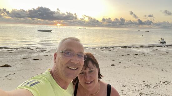 Wir laufen wieder eine Stunde am Strand