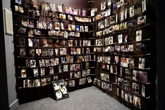 Hier nur ein Beispiel von Fotos der Opfer.