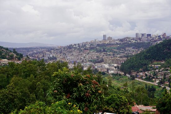 Wir verlassen Kigali in Richtung der Vulcano Mountain.