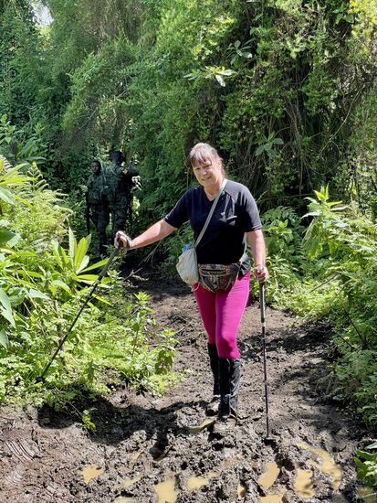 Im Hintergrund unsere Bewacher: sie sind sehr scheu 