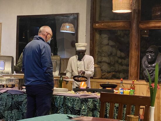 Wieder gibt es Show-Cooking - mit einer riesigen Auswahl.