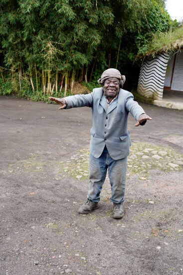 Und bei diesem Herrn handelt es sich - wie wir später erfahren - um den Dienstältesten Wilderer der Community.
