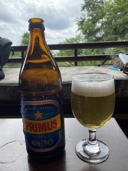 11.08 Uhr erstes Kongo- Bier - da wir sehr früh aufgestanden sind, ist das okay