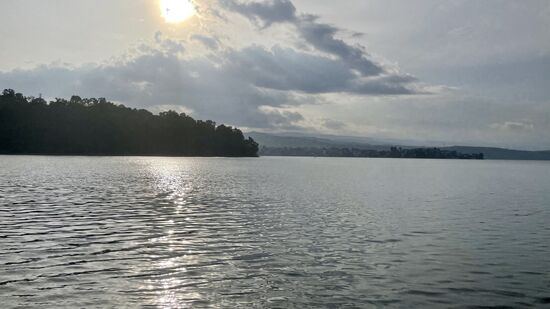 Wir schauen uns in der Hotelanlage etwas um und gehen zum See runter.