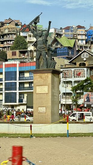 Eine Freiheits- oder Unabhängigkeitsstatue