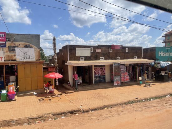 Wir durchfahren viele Dörfer