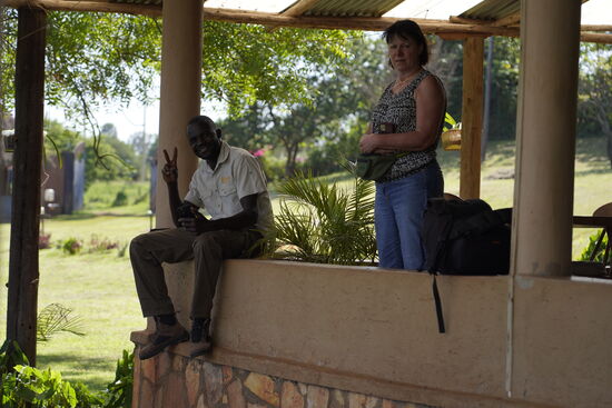 Wir warten auf unseren Guide, der mit uns eine Bootsfahrt machen soll