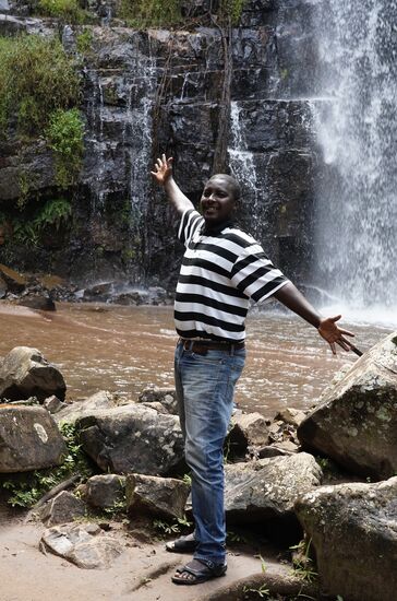 Auch Gerard, unser Fahrer läßt sich sehr gern fotografieren
