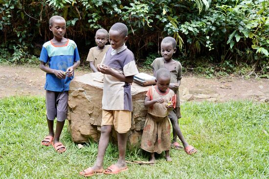 Große Freude!! Leider landet das Papier in der Natur….
Nun gehts aber weiter im Programm!!
