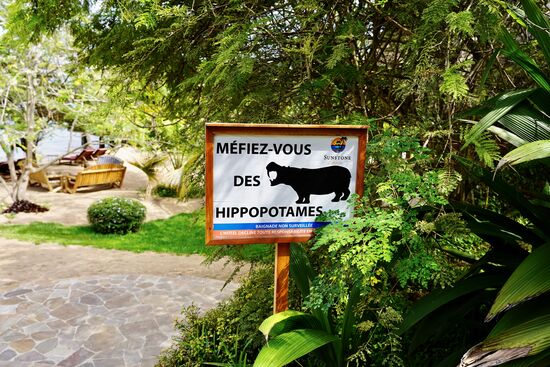 Hippos gibts selten, aber eine Warnung ist immer gut!