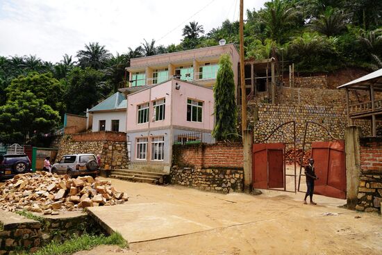 Hier ist der Eingang des Parks der heißen Quellen.