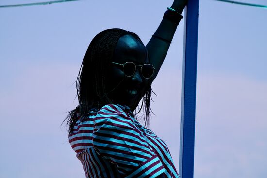 Sie wäre wohl zu gern Model….