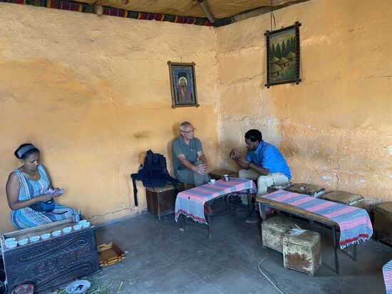 Hier trinken wir den traditionellen Kaffee