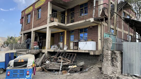 Stadtverwaltung und Polizei…auch von den Rebellen zerstört