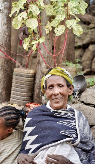 Die Tante von Happy—sie ist stolze 73 ahre alt