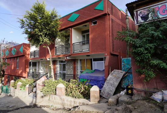 Da ist es! Sieht gut aus, aber auch nicht bewohnbar, da innen alles zerstört ist