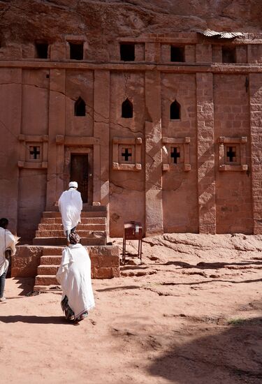 Und eine weitere Kirche. Leider konnte ich mir nicht alle Namen merken. Wer daran Interesse hat: im Internet gibt es viele Informationen über diese Kirchen. Und es gibt auch sehr viele Bildbände.