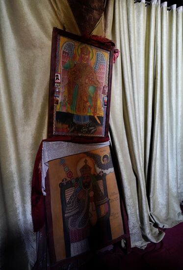 Hier zwei der Könige, die die Kirchen bauen ließen.