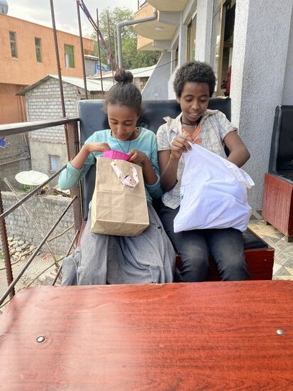 ..und ein paar Geschenke mitgebracht