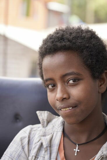 …und die hübsche Mahder, die sich von ihren langen Haaren getrennt hat