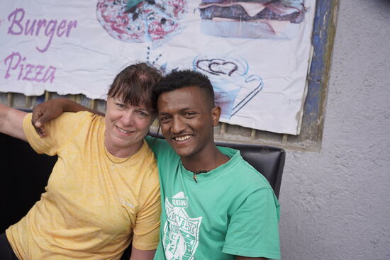 Er ist der älteste von den Kindern im „Happy children“ Haus