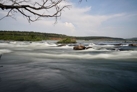 Der Nil ist hier wirklich faszinierend. Thomas nutzt gleich die Gelegenheit und macht ein paar Langzeitbelichtungen.