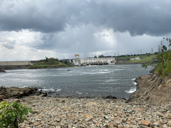 Dies ist einer der beiden Dämme in der Region Jinja. Es wird hier der Nil gestaut und Strom produziert.