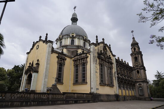 Wir verabschieden uns von der Kathedrale und gleich darauf auch von Alex und Jonas. Wir bitten die Beiden, uns ins Hotel zu bringen. Wir müssen morgen früh raus,  da unser Flieger nach Zimbabwe schon um 08.00 Uhr losgeht.