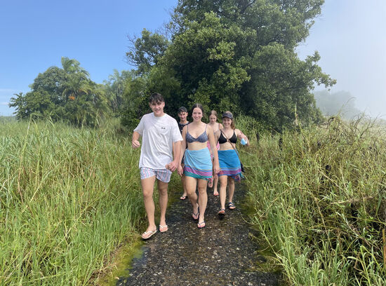 Die haben sich für die richtige Kleidung entschieden!!