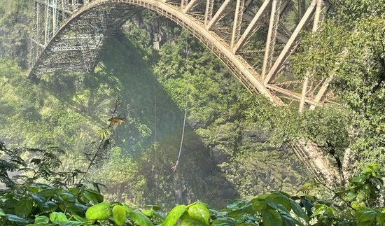 Hier ist gerade ein Bungee-Springer zu sehen!