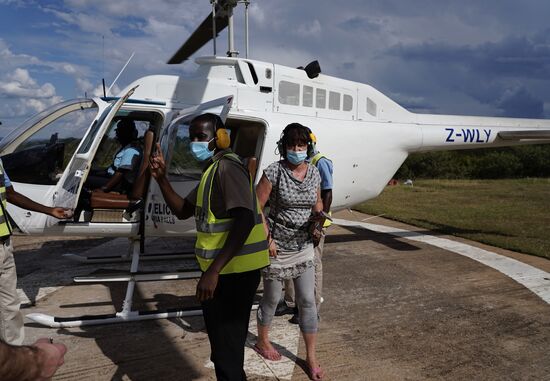 Ta—da sind wir wieder—13 Minuten hört sich wenig an. Aber der Pilot hat die Fälle 2x überflogen und es reichte! Eine tolle Erfahrung und jeden Cent wert!