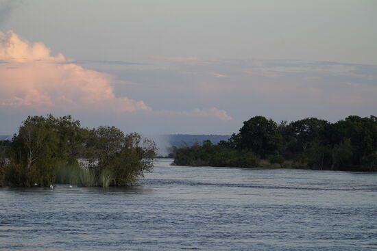 Zur Einstimmung gibt es Cocktails und wir nehmen auf dem Oberdeck in gemütlichen Sesseln Platz
