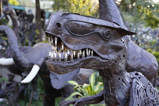 Ein besonders einfallsreicher Dino—wieder hätte Thomas 5x seine Schuhe verkaufen können