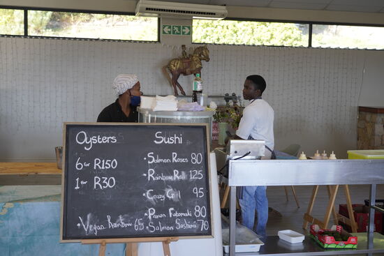 Viele Stände mit Food aus aller Welt