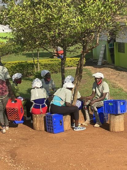 Einige der fliegenden Händler. Immer auf der Lauer - aber nicht zu aufdringlich. Ein Nein wird auch als Nein akzeptiert
