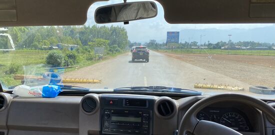 „Tire Spikes“ sie sollen das Ausscheren verhindern. Sie sehen etwas mitgenommen aus, aber sie sind bestimmt wirksam.