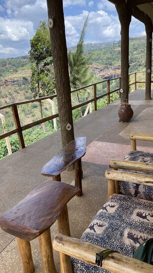 Sehr urig hier - aber ein fantastischer Ausblick