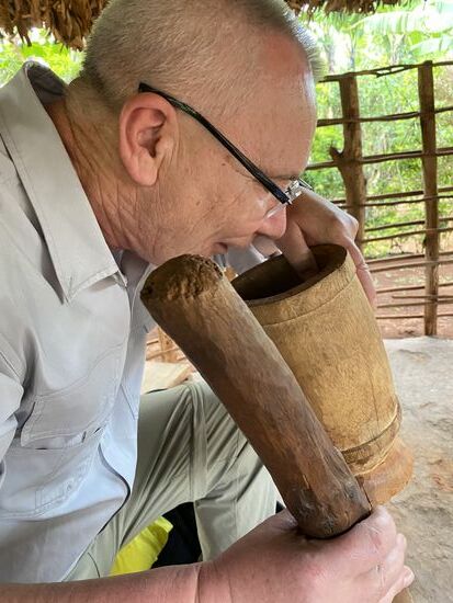 Thomas - als echter Kaffee-Junkie inhaliert schon mal eine Prise auf und ist schwer begeistert!