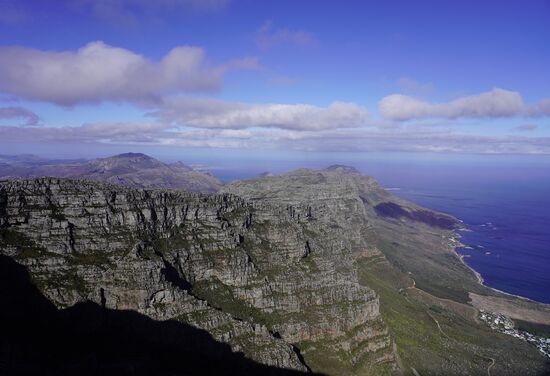 Wir laufen ein wenig herum und genießen die Aussicht in alle Richtungen.
