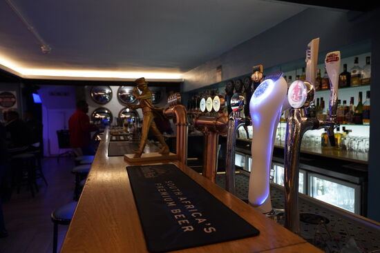 Am Abend geht es an die Waterfront —ins „Quay 4 „  ein Restaurant, dass ein tolles Angebot an Seafood hat.