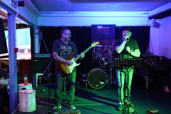 Und Live-Musik, die sehr gut war.