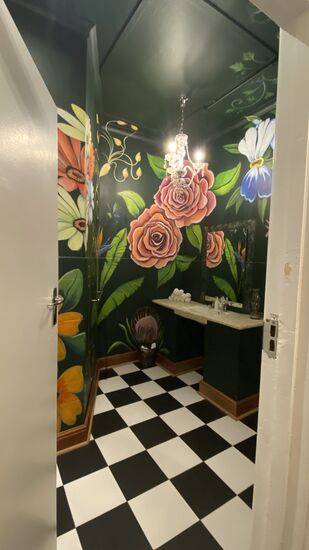 Die Gästetoilette—auch hier war ein Künstler am Werk