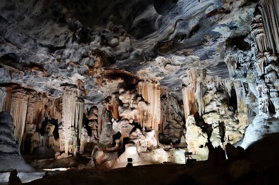 1923 wurde das erste Mal Eintritt für den Besuch der Höhle verlangt. Vorher durfte jeder so durchgehen—es gab auch noch andere Wege, die inzwischen verschüttet sind
