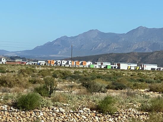 An den Stadträndern gibt es auch Behausungen für das ärmere Volk