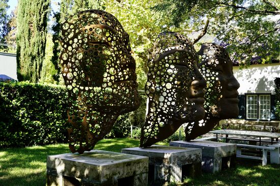 Aber überall gibt es schöne Skulpturen