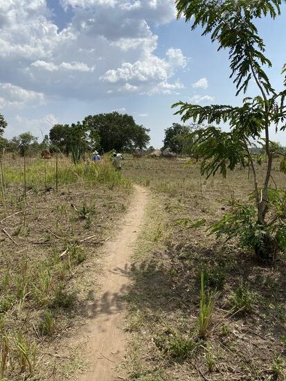 Und jetzt geht es ins letzte Dorf. Zu Philip