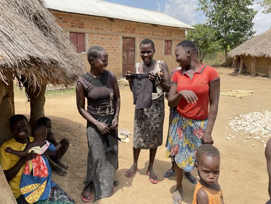 Begeisterung bei den jungen Frauen -