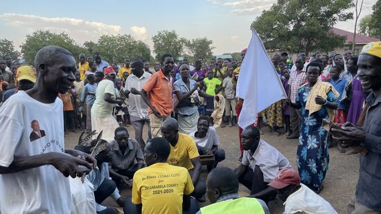 Doch die Tänzer und Sänger wollen nicht aufhören