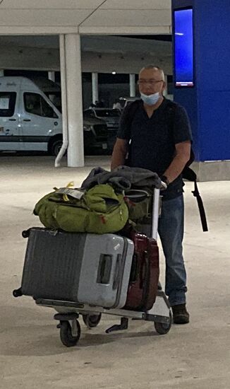 Wir haben doch wieder einiges an  Gepäck dabei - ein Koffer bleibt komplett hier