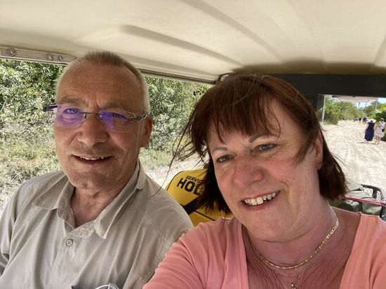 Im Golfcart - Taxi gehts die 2-3km zum Hafen- Kostenpunkt 150-200 MxP / 7-10 Euro
Auch wieder ein stolzer Preis